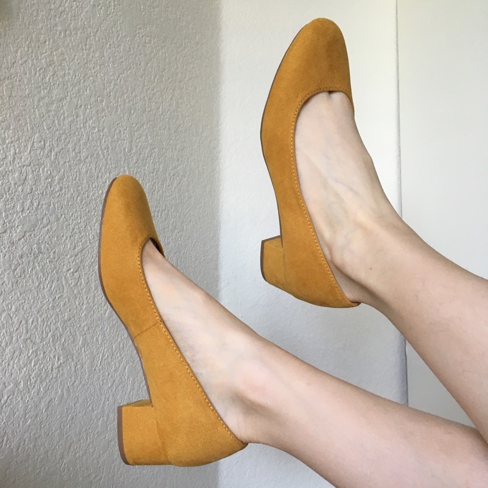 Old Navy Suede Mustard Yellow Block Heel Pumps